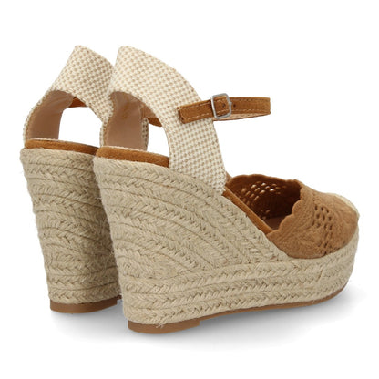 VR5-1516-Camel